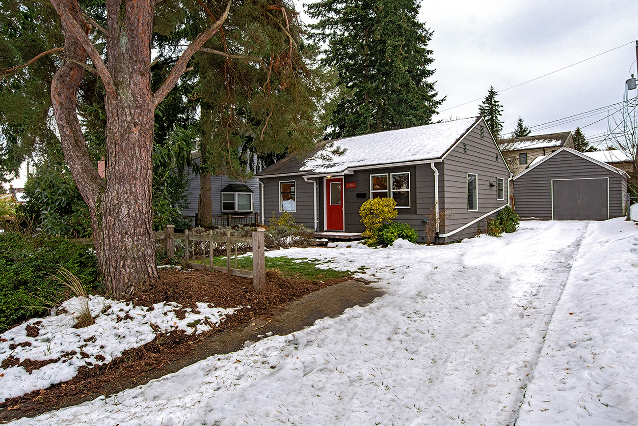 Property Photo: Exterior 10107 34th Ave SW  WA 98146 